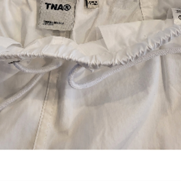 Aritizia TNA Squad Cargo Skirt in white size small - Picture 10 of 11